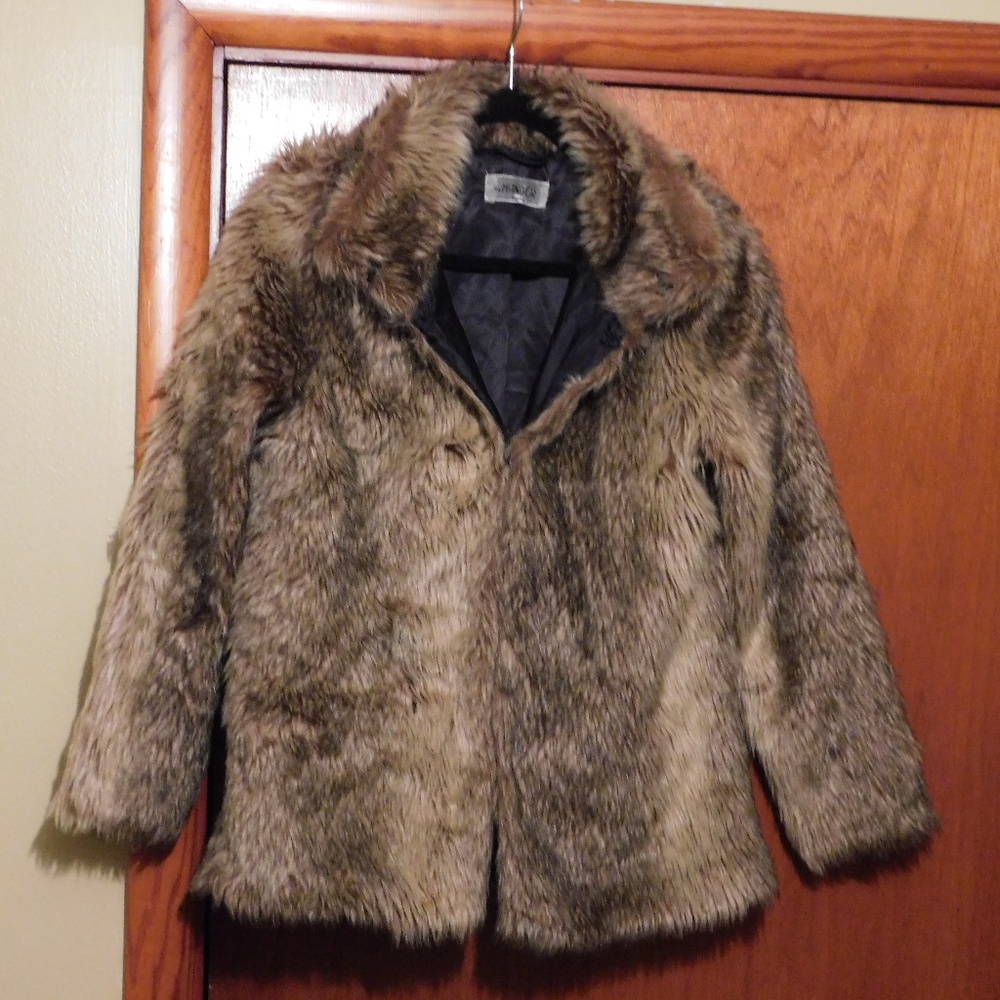 The Hanger Faux Fur Jacket Size M Vegan Dark Academia EUC